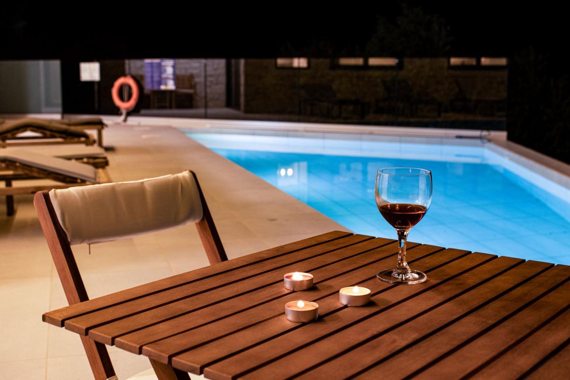 Cream Cozy Getaway - 3 Pearls Pool Retreat Apartment Dempla Екстериор снимка