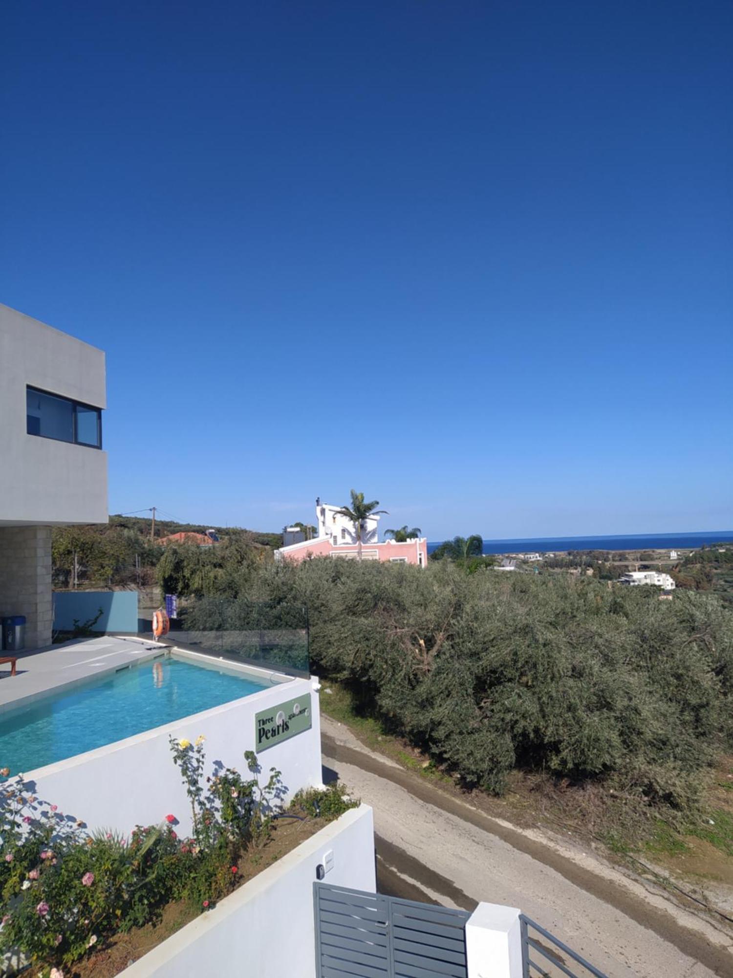 Cream Cozy Getaway - 3 Pearls Pool Retreat Apartment Dempla Екстериор снимка