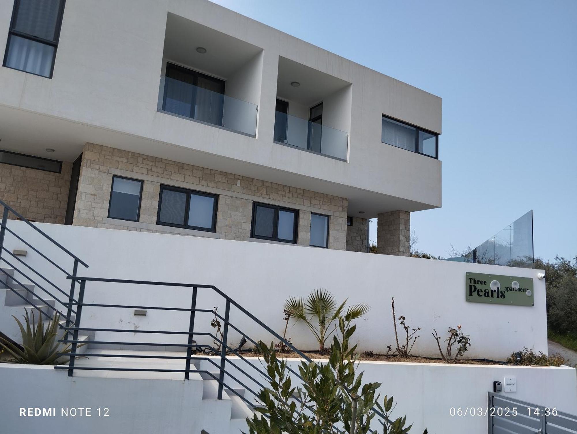 Cream Cozy Getaway - 3 Pearls Pool Retreat Apartment Dempla Екстериор снимка